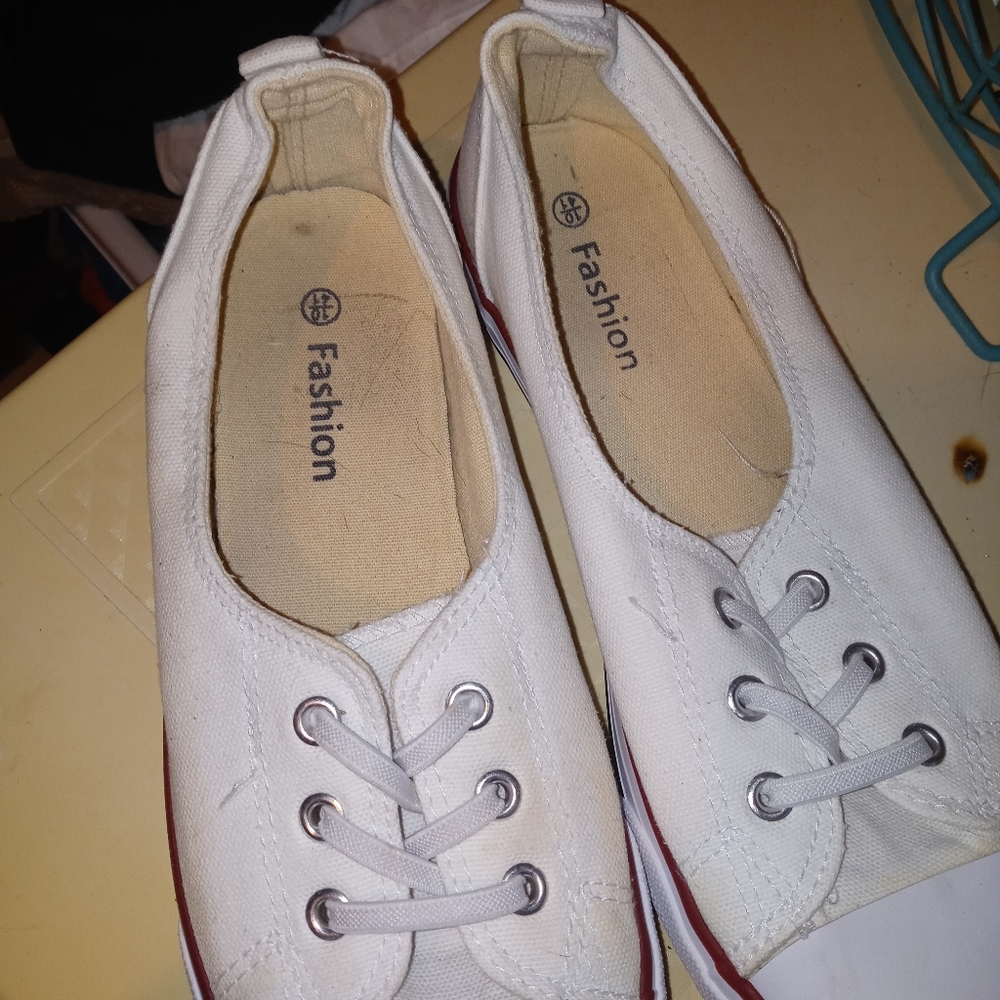 Shoes - Picture 2 of 2